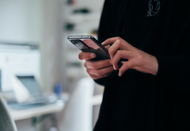 A IA parou de escrever texto pra você e começou a fazer o trabalho sozinha