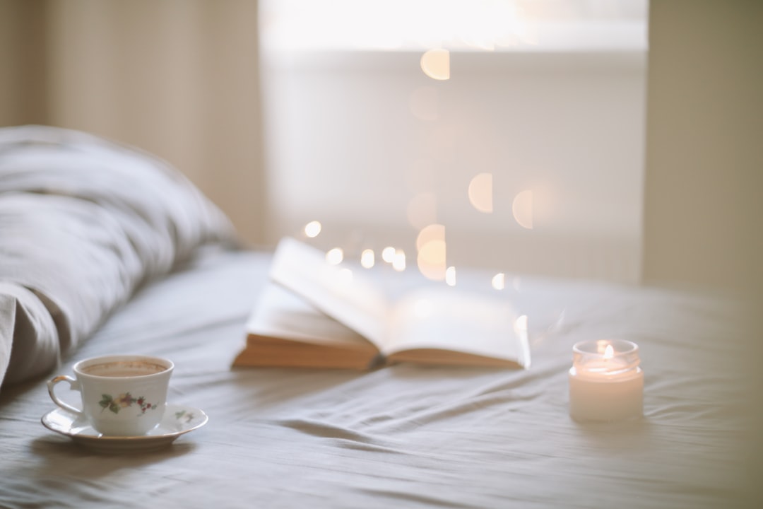 Ambiente aconchegante à noite em casa