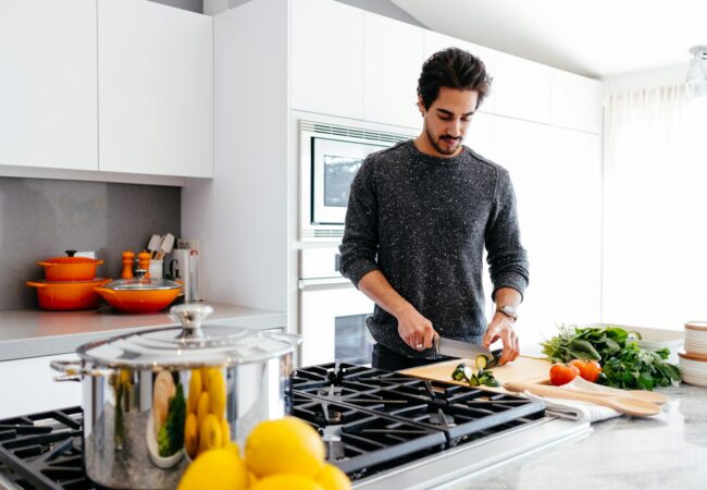 Dieta saudável feita de ultraprocessado emagrece metade: 2,06% contra 1,05% em 8 semanas