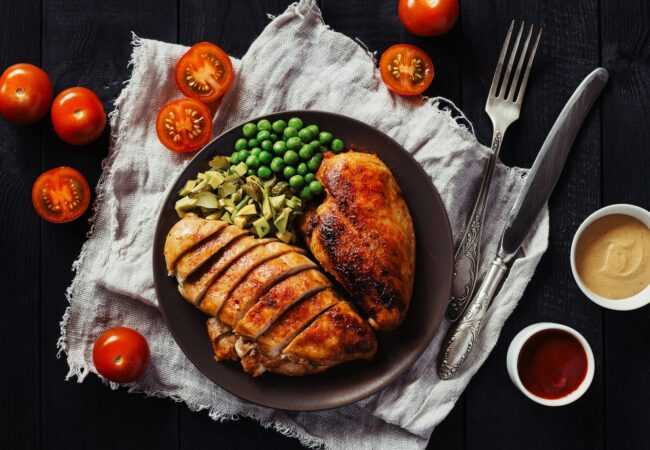 Proteína: 1,6 g por quilo já resolve — a conta fechada para quem tem 80 kg