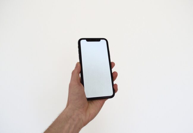 iOS 27 chega dia 14 e a Siri com IA só fala português em outubro: os 15 minutos antes de atualizar